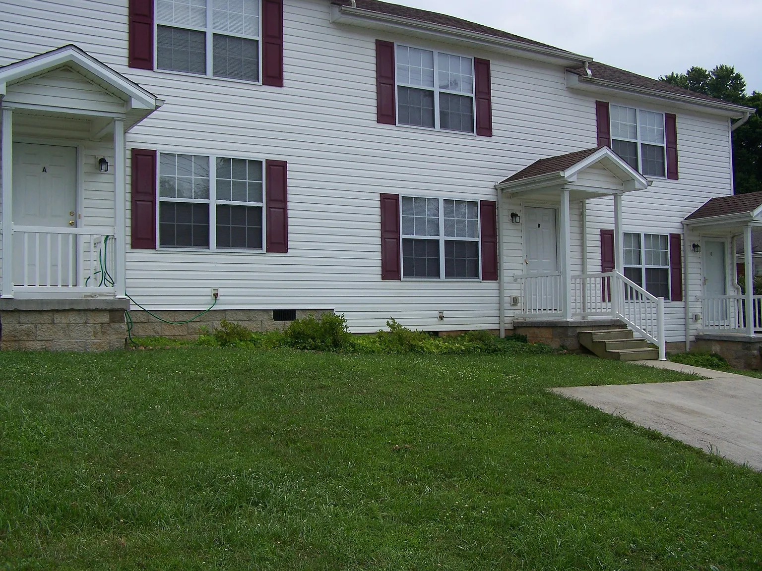 303 Noble St — Photo 1