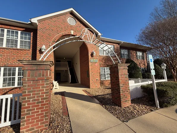 203 Sturbridge Dr, Clayton, NC 27520