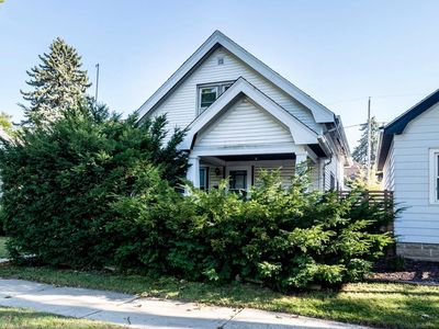 1005 East Holt AVENUE, Milwaukee, WI, 53207