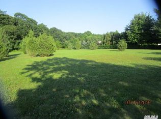 7 Whispering Fields Ct, Water Mill, NY 11976