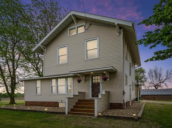 8542 E Cedar Wapsi Rd, Dunkerton, IA 50626