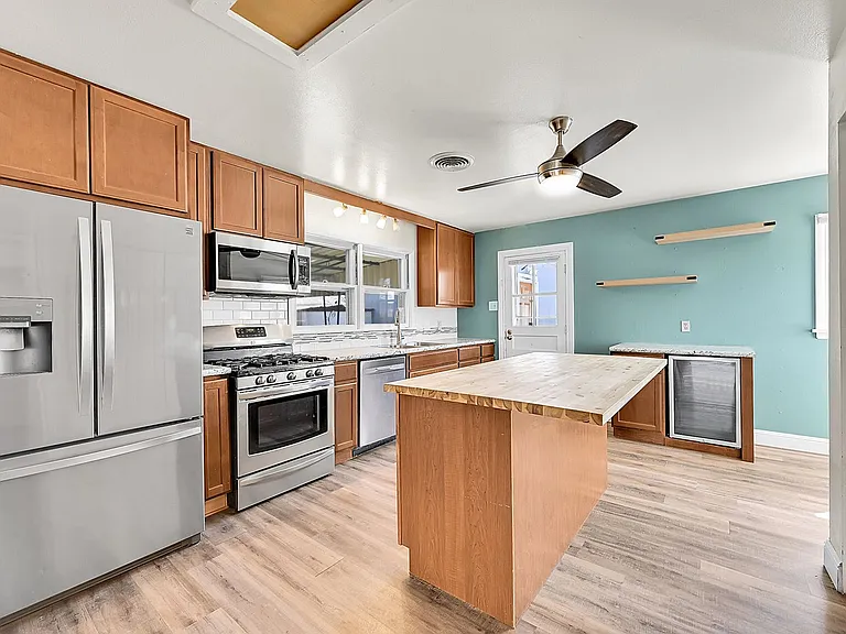 2317 De Soto Rd — Photo 4