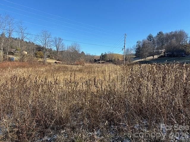 2nd image of 221 Crooked Creek Rd