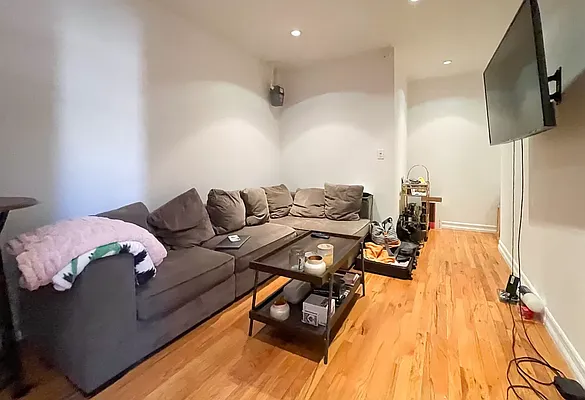 Rented by Nolita Group | media 10