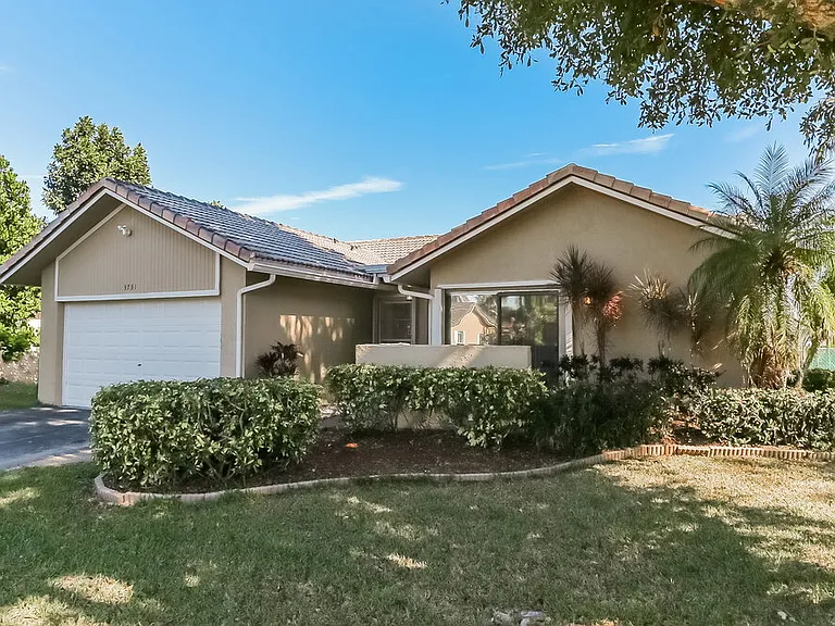 3731 NW 114th Ave — Photo 3