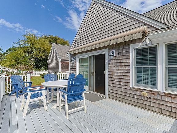 4th image of 122 Forest Beach Rd