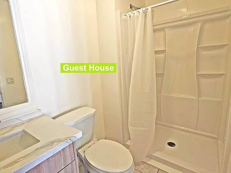 132 S La Peer Dr — Photo 33
