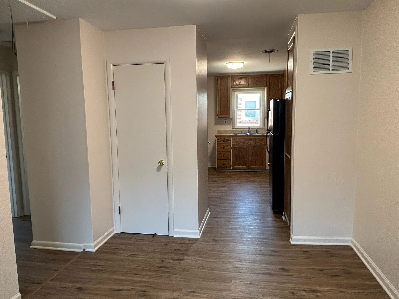 829 South Hillcrest Street - 1 — Photo 4