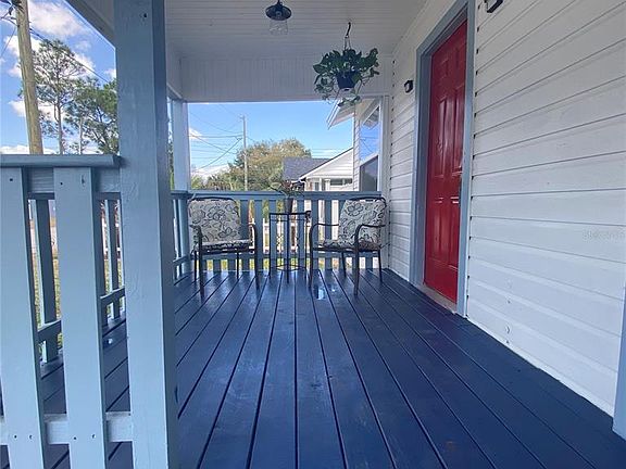 3rd image of 1011 Palmway St