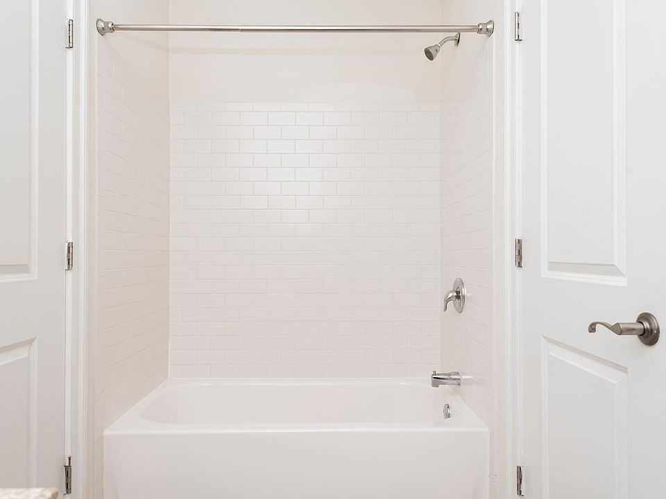 2nd image of 1920 Arch St #101X