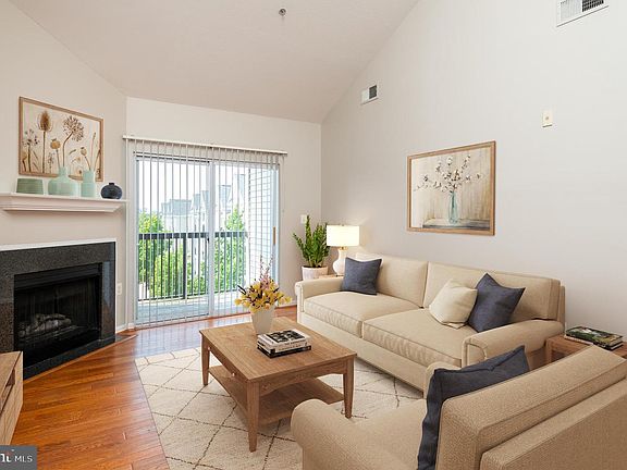 4th image of 5117 Travis Edward Way #5117J