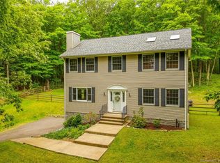 44 E Starrs Plain Rd, Danbury, CT 06810
