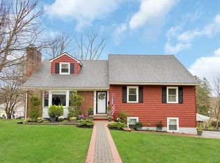 20 Bowbell Rd, White Plains, NY 10607