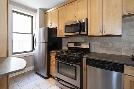 3rd image of 151-153 Sip Ave #35