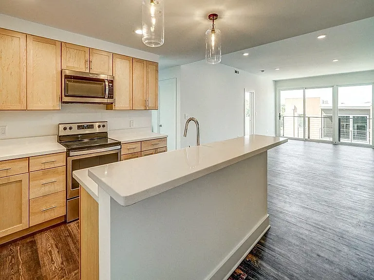 Riverside Village Apartments — Photo 68