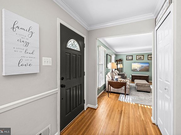 3rd image of 4407 Wakefield Dr