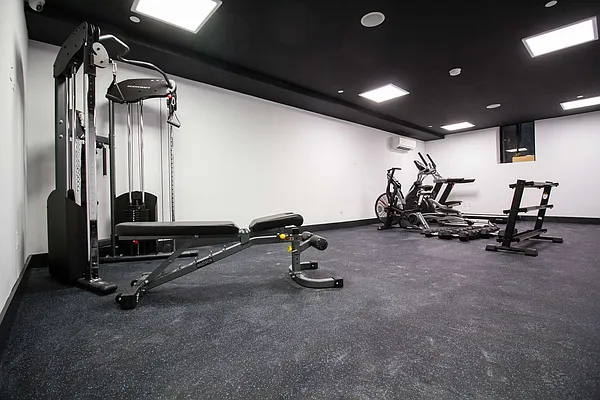 Rented by Nooklyn NYC LLC | media 52