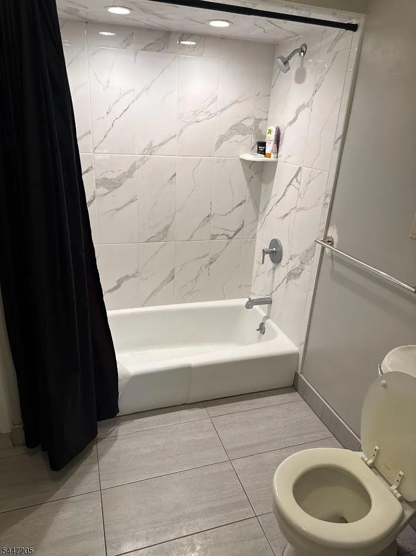 1 bed, 1.0 bath, $1,800 — Photo 2