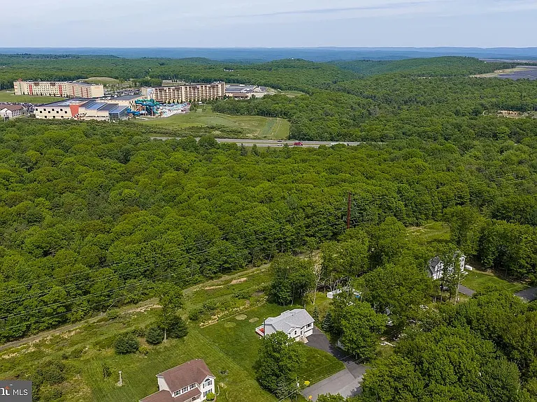 1019 Cricket Ln — Photo 5