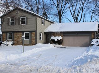 840 Silver Rock Ln, Buffalo Grove, IL 60089