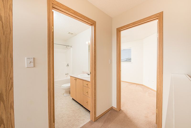 Spruce Grove Apartment for rent - 2 Bedrooms — photo 52