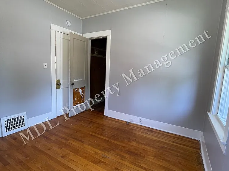 1108 W Holland Ave — Photo 13
