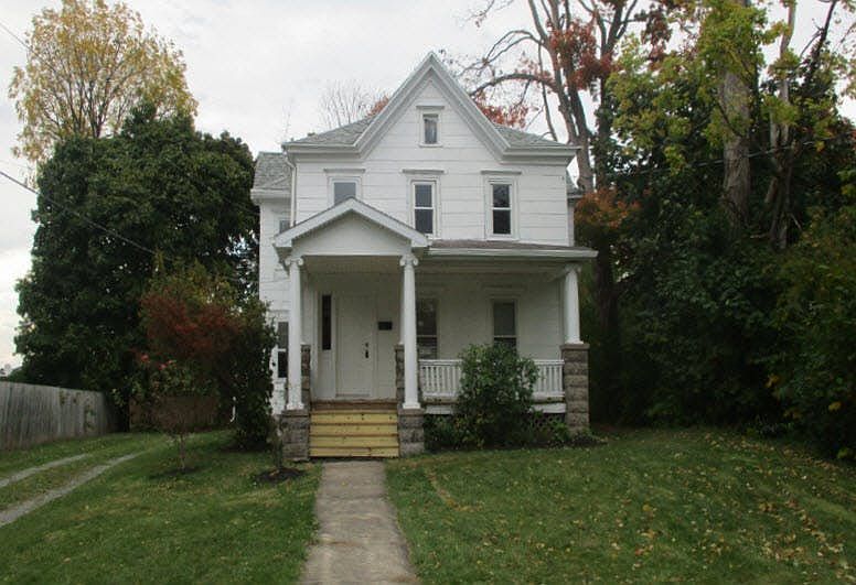 1st image of 208 Scott St
