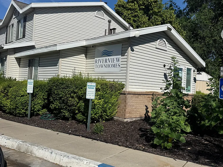 Riverview Townhomes — Photo 18