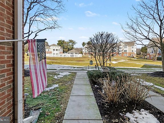 5th image of 106 Bayland Dr Unit 4