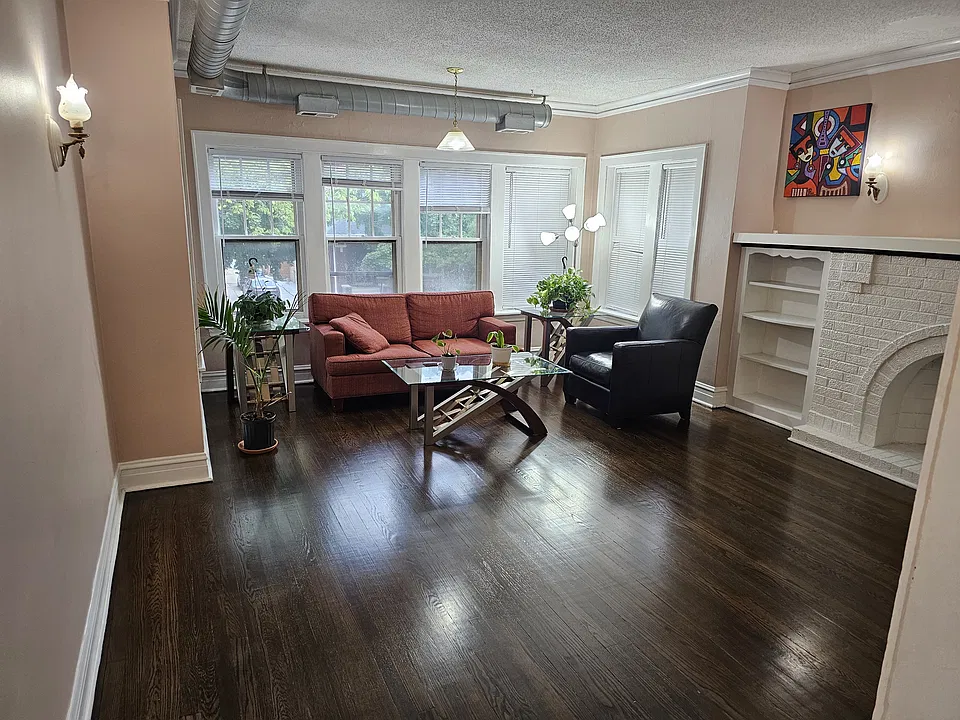 924 S Austin Blvd #2S