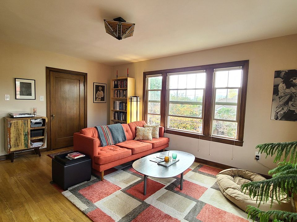 1st image of 956 10th Ave E APT 301