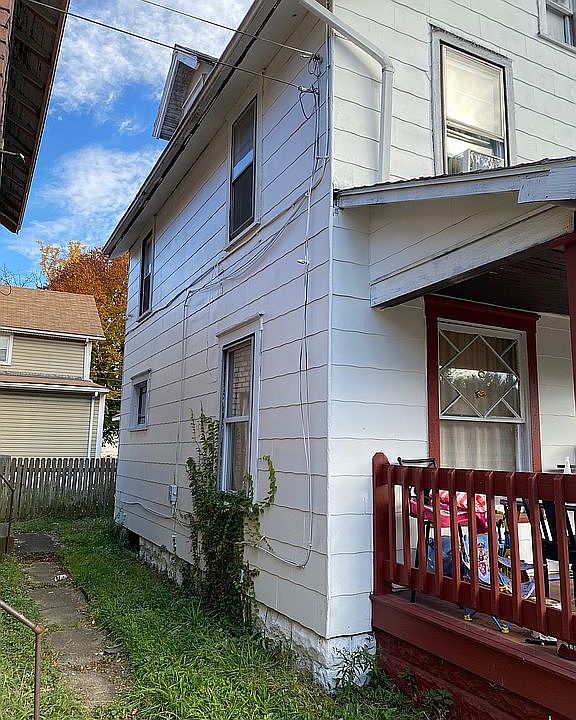 2nd image of 1914 Lang Pl NW