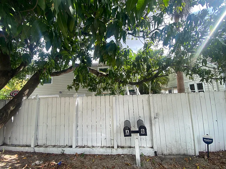 115 NE 2nd St #2 — Photo 10