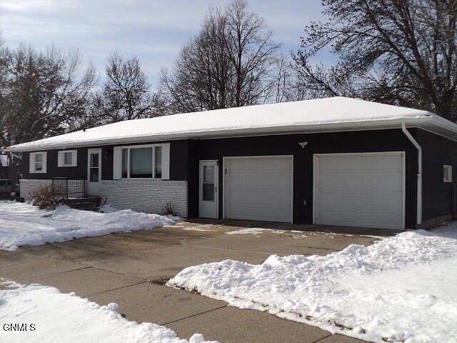 1st image of 2430 Winchester Dr