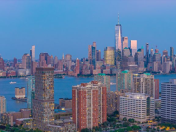 City energy, waterfront living, and Manhattan just across the Hudson.