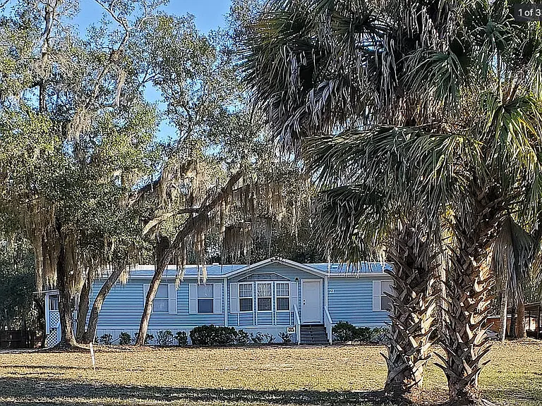 21 Autumn Ln — Photo 1