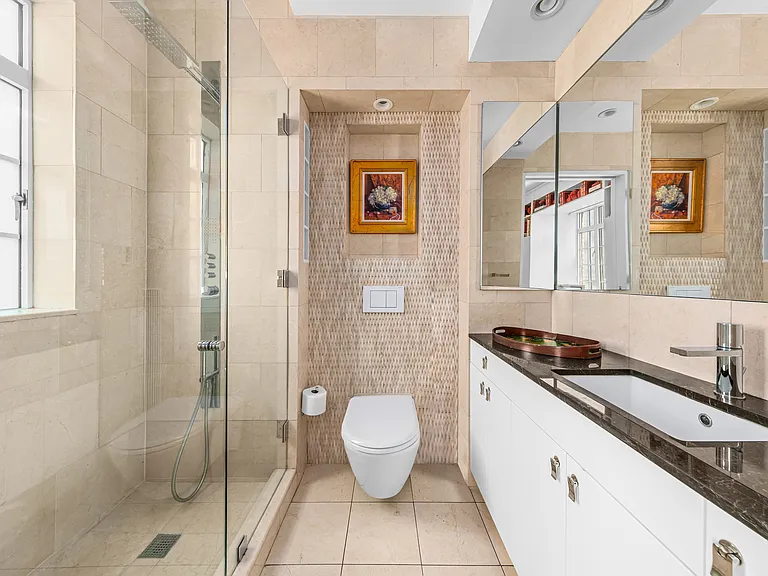 333 E 43rd St #Penthouse 14 — Photo 12
