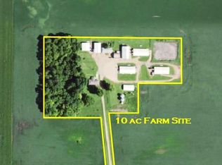 52608 236th St, Winthrop, MN 55396