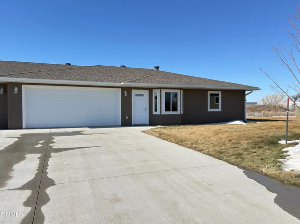 512 13th St NW, Valley City, ND 58072