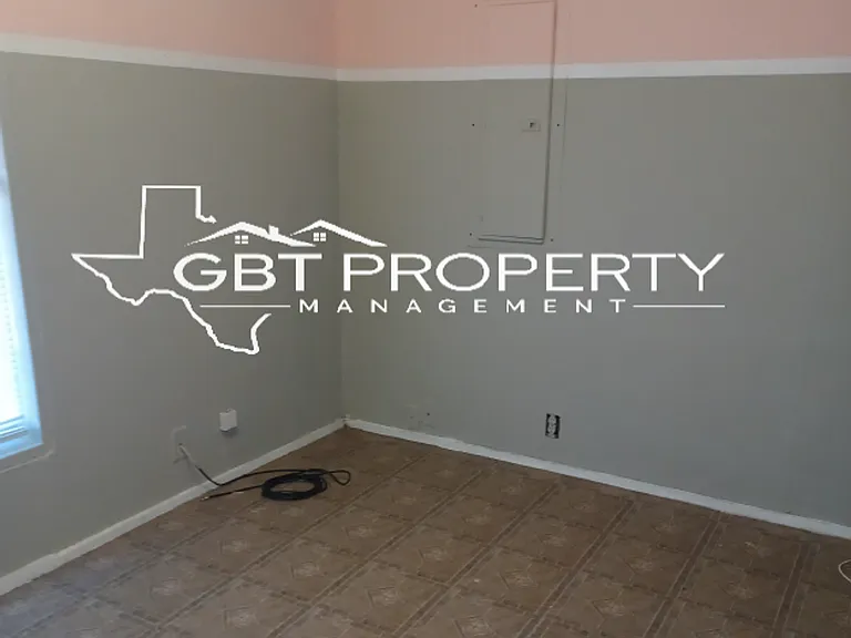 LPP 205 - 207 Davis — Photo 2