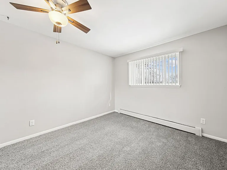 Williamsburg Apartments — Photo 32