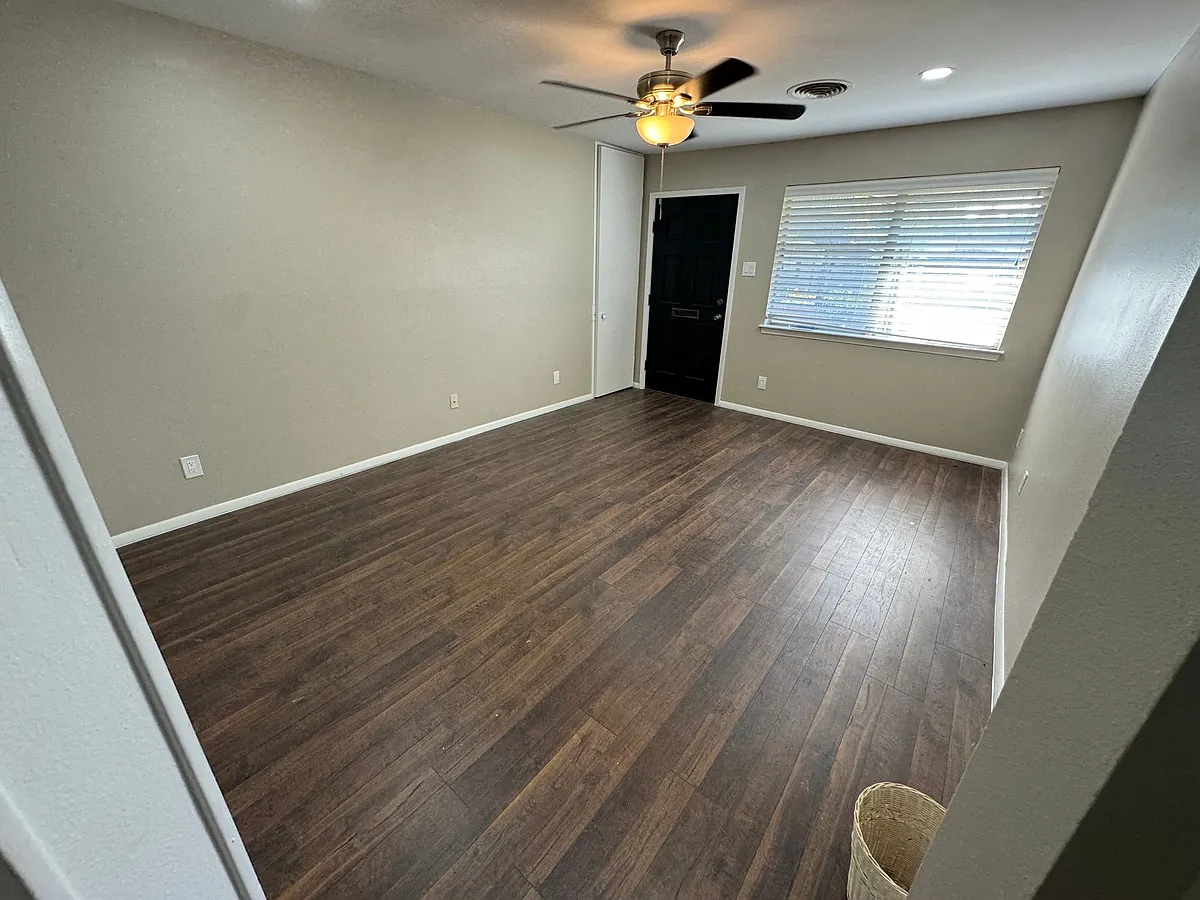 Building Photo - 3011 Joanna Dr