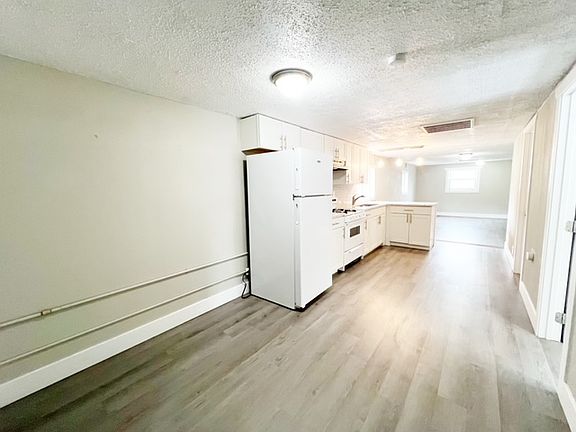 4th image of 6323 Kitsap Way #C