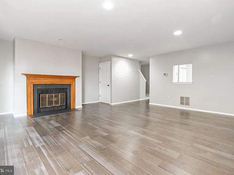 54 Hamlet Dr — Photo 8
