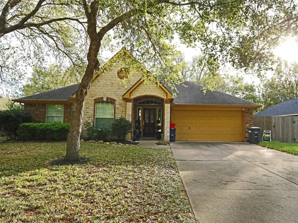 907 Riverside Dr, Alvin, TX 77511