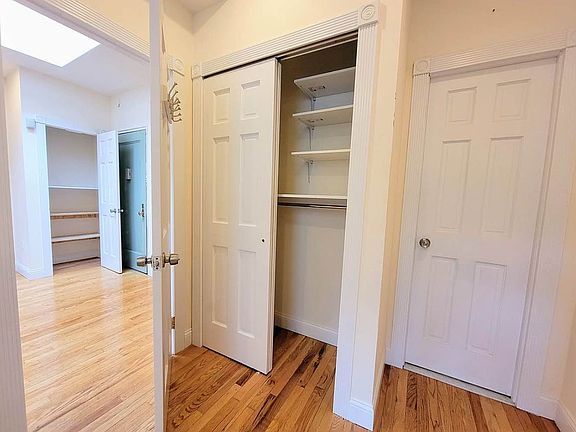 5th image of 412 W 44th St #Z