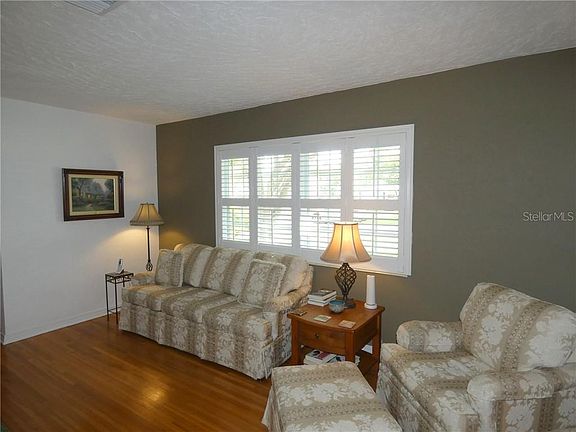 5th image of 755 39th Ave NE