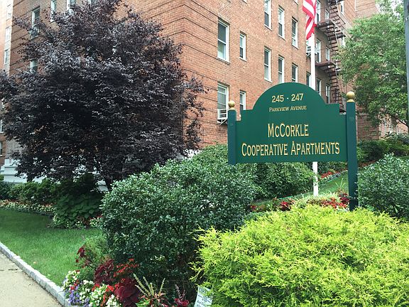 2nd image of 247 Parkview Ave APT 2O