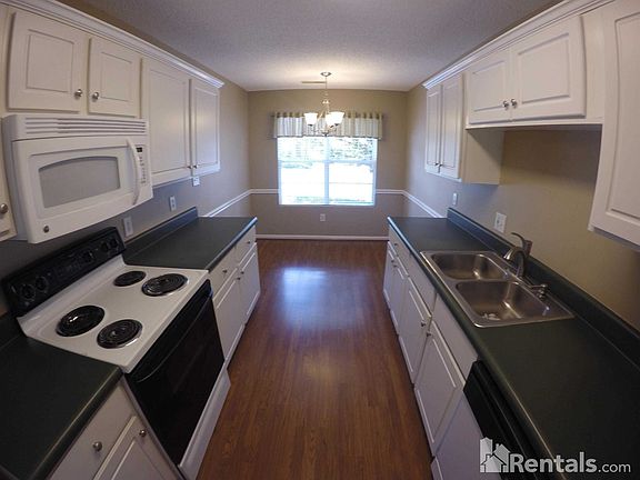5th image of 309 Woodruff Park Ln