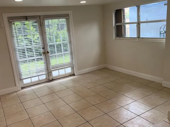 220 NW 20th St, Pompano Beach, FL 33060